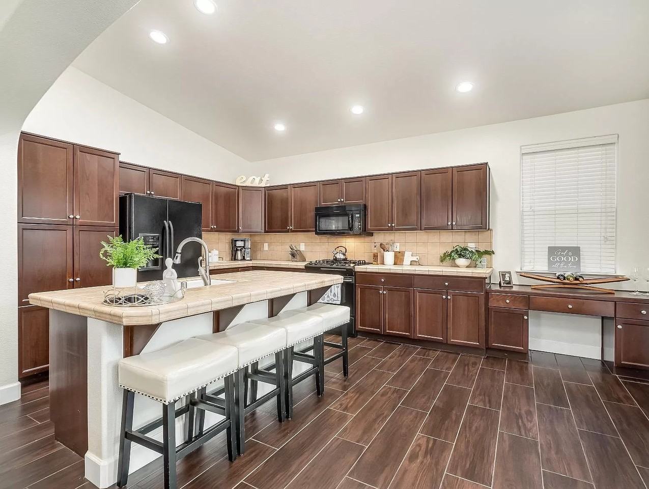 3756 W Black Walnut Ln #NA - Photo 6 of 14