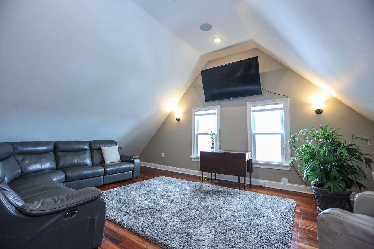 11 Pleasant St #3 - Photo 3 of 26