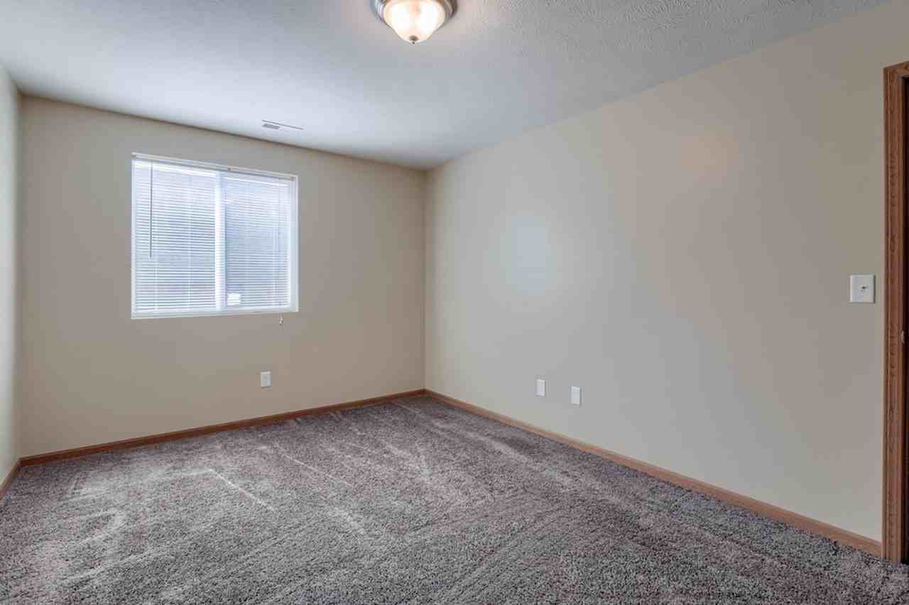 3117 N 90th St - Photo 2 of 26