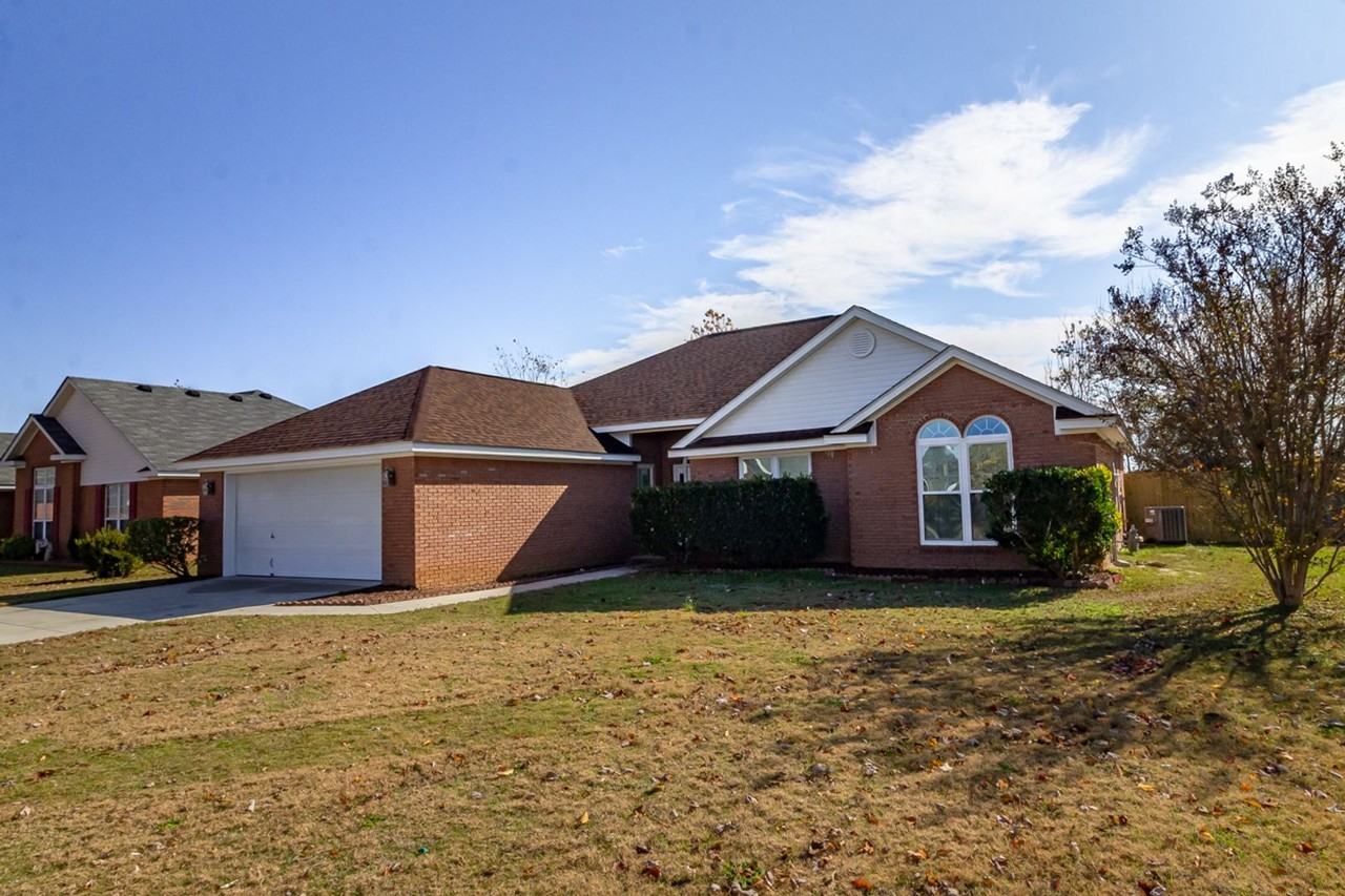 324 Taylor Cir - Photo 3 of 36