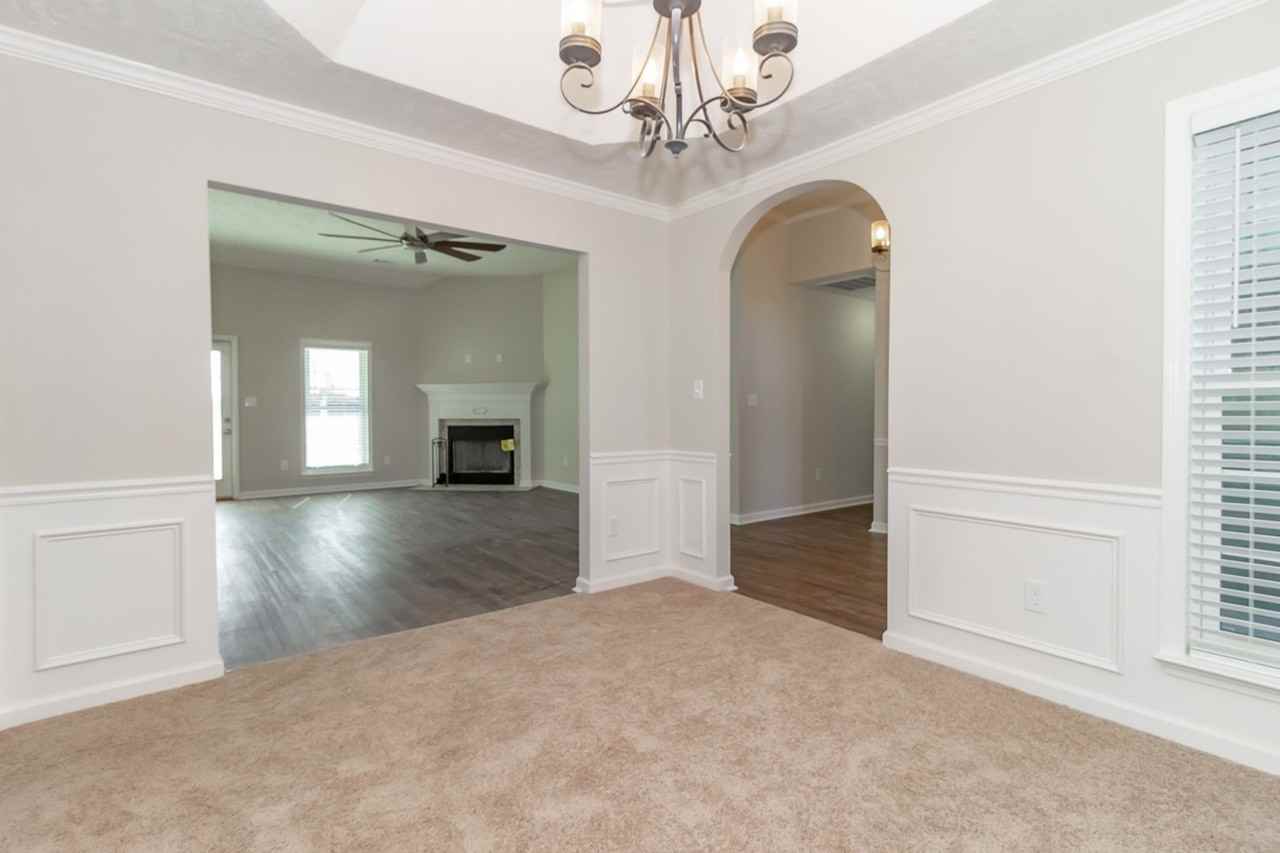 324 Taylor Cir - Photo 7 of 36