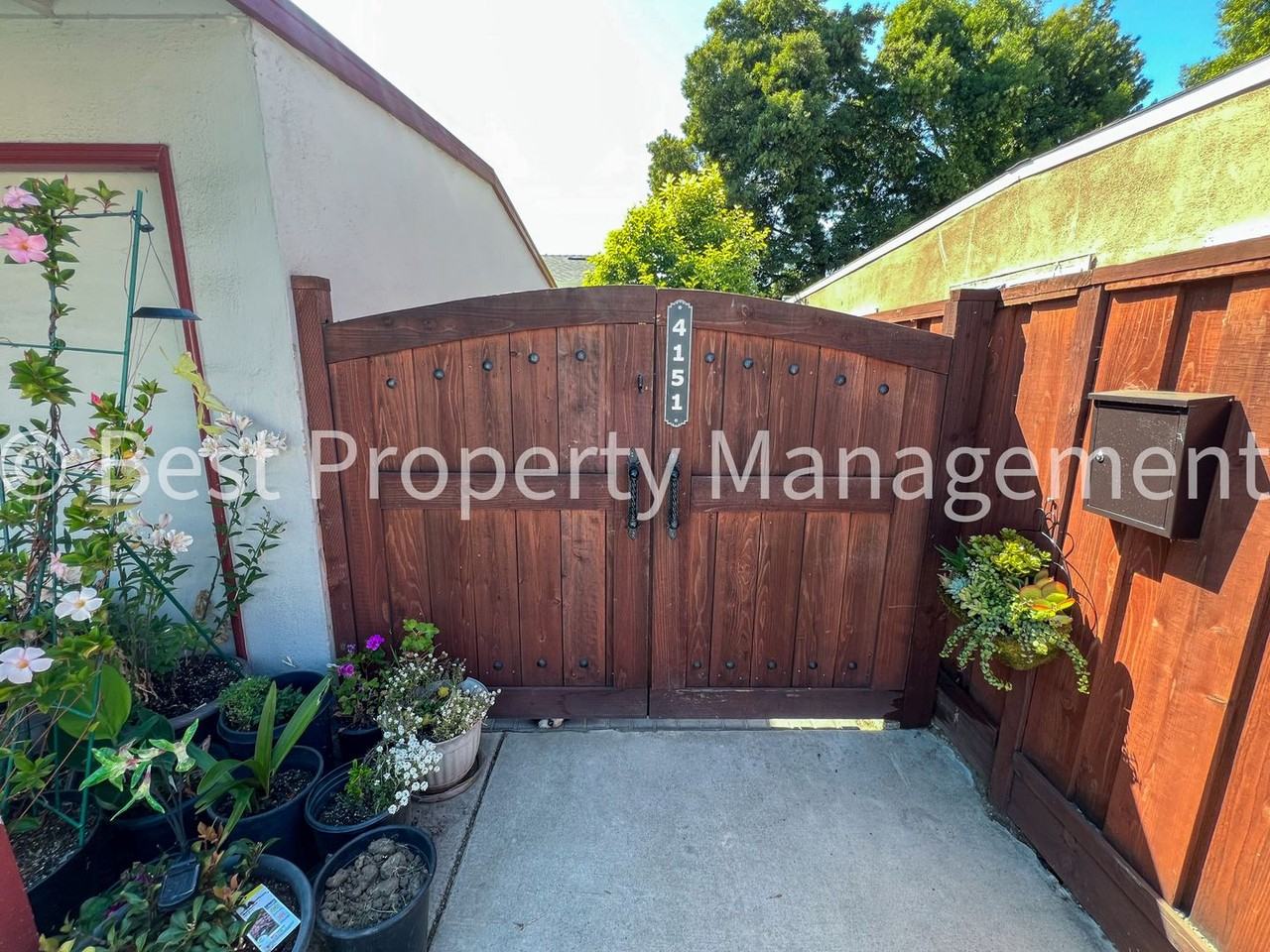 4151 Hawkins St - Photo 2 of 16