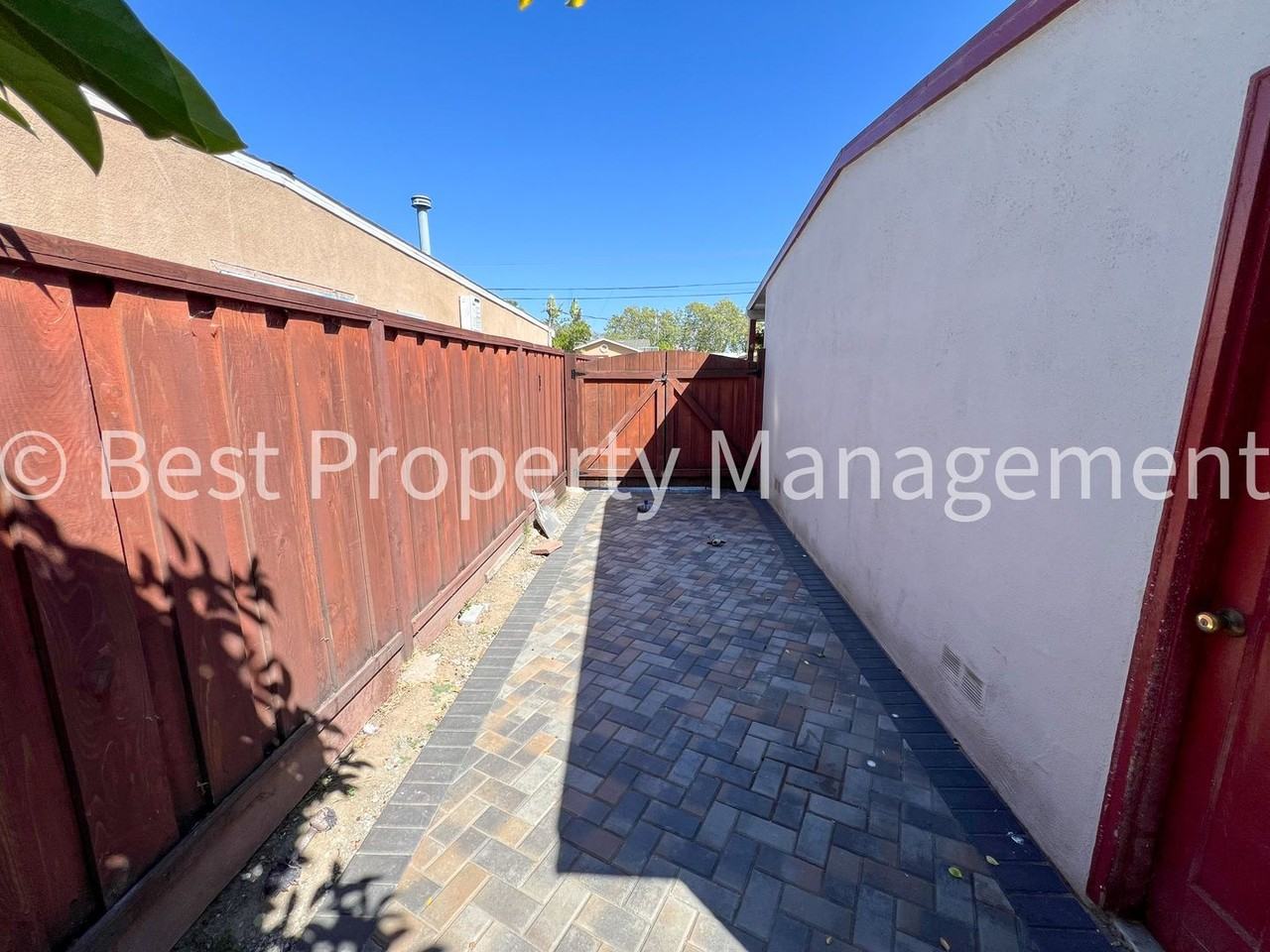 4151 Hawkins St - Photo 3 of 16