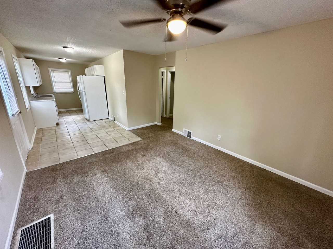 10516 E 27th Ter S - Photo 3 of 11