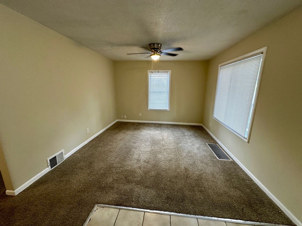 10516 E 27th Ter S - Photo 6 of 11