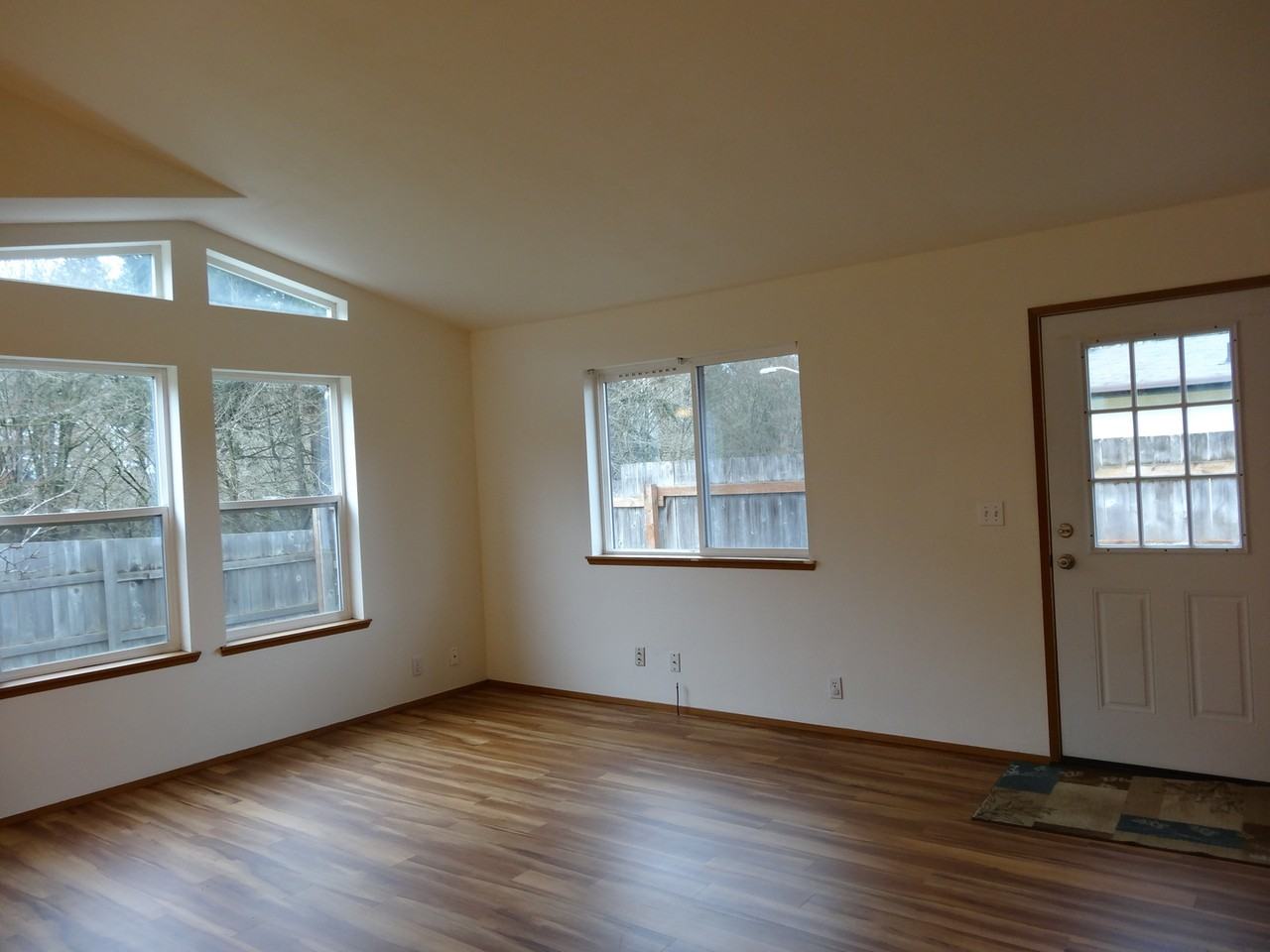 906 Bryson Ave - Photo 3 of 16