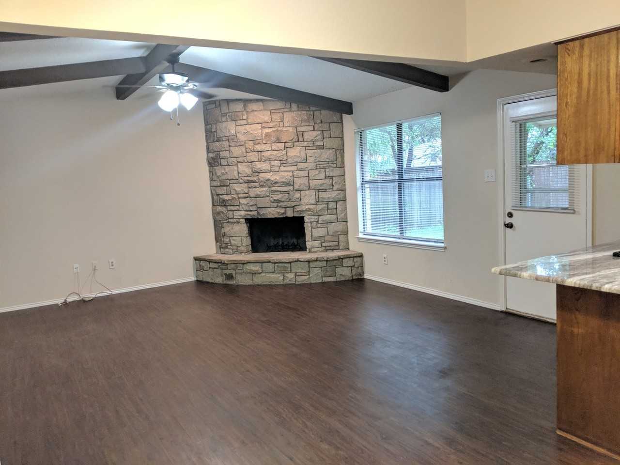 2813 Cummings Dr - Photo 3 of 29