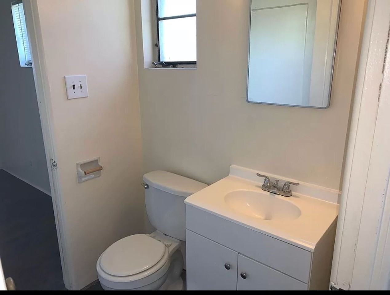 2332 Hoffman Dr Ne - Photo 5 of 9