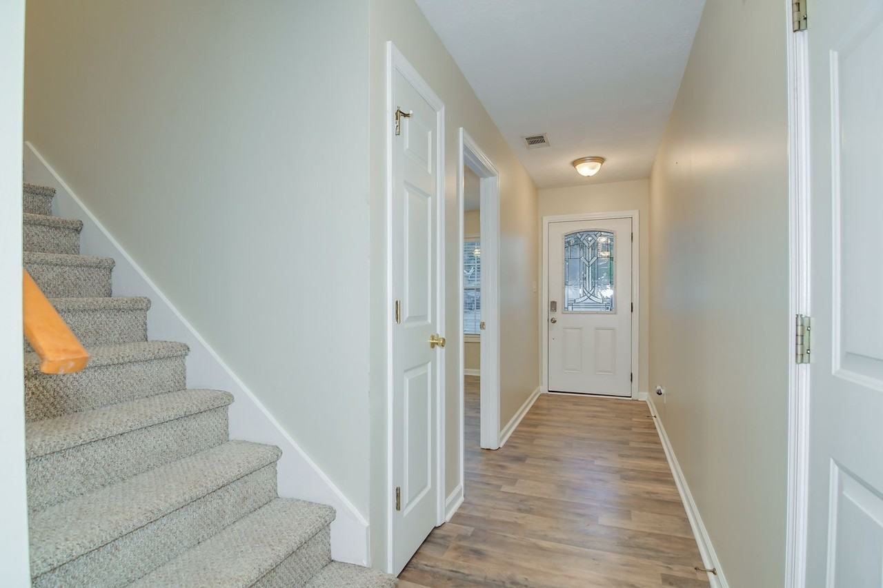 438 Northrop Pl - Photo 4 of 22