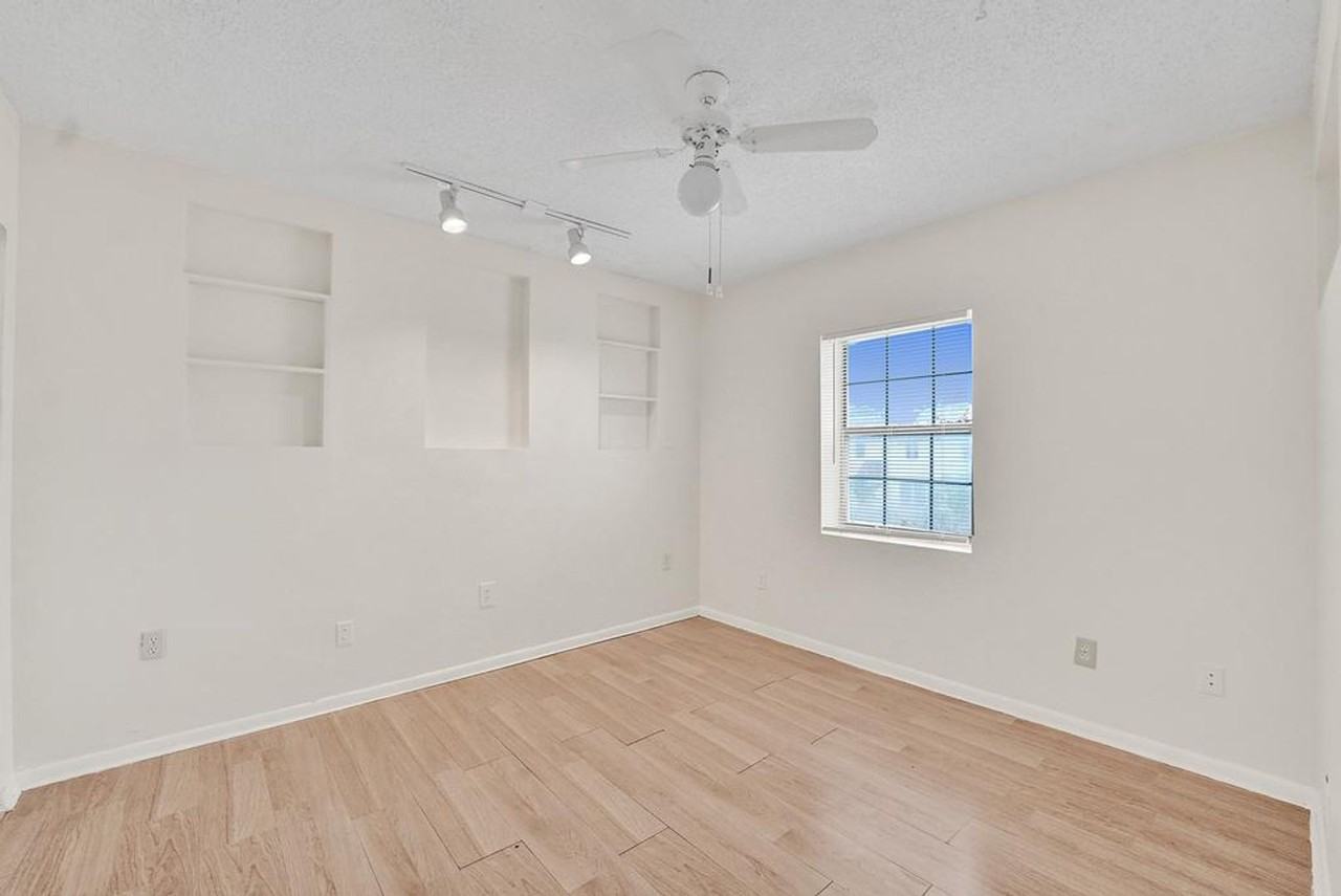 1313 Seaview - Photo 2 of 42