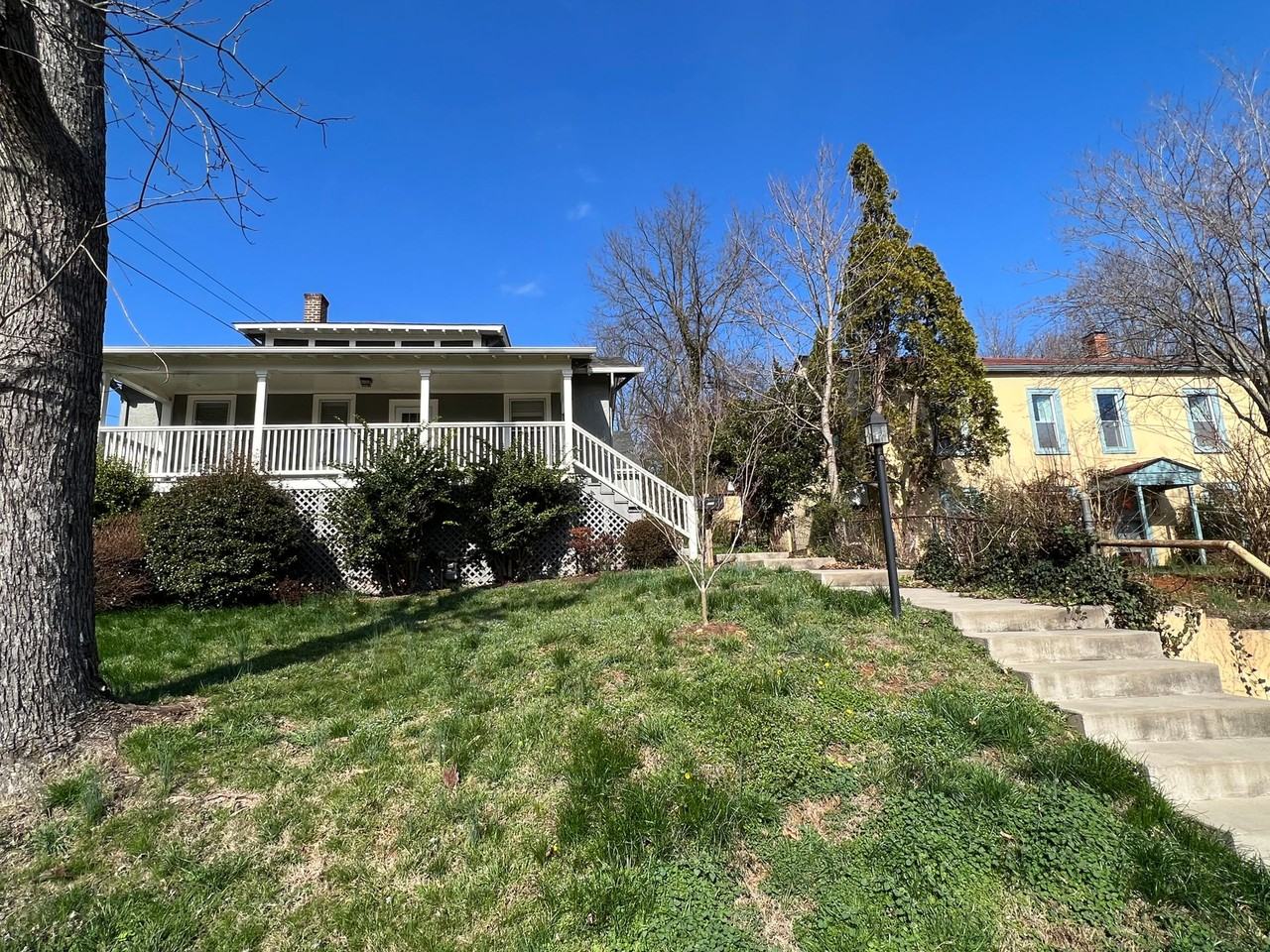 1201 Poplar St. - Photo 3 of 6