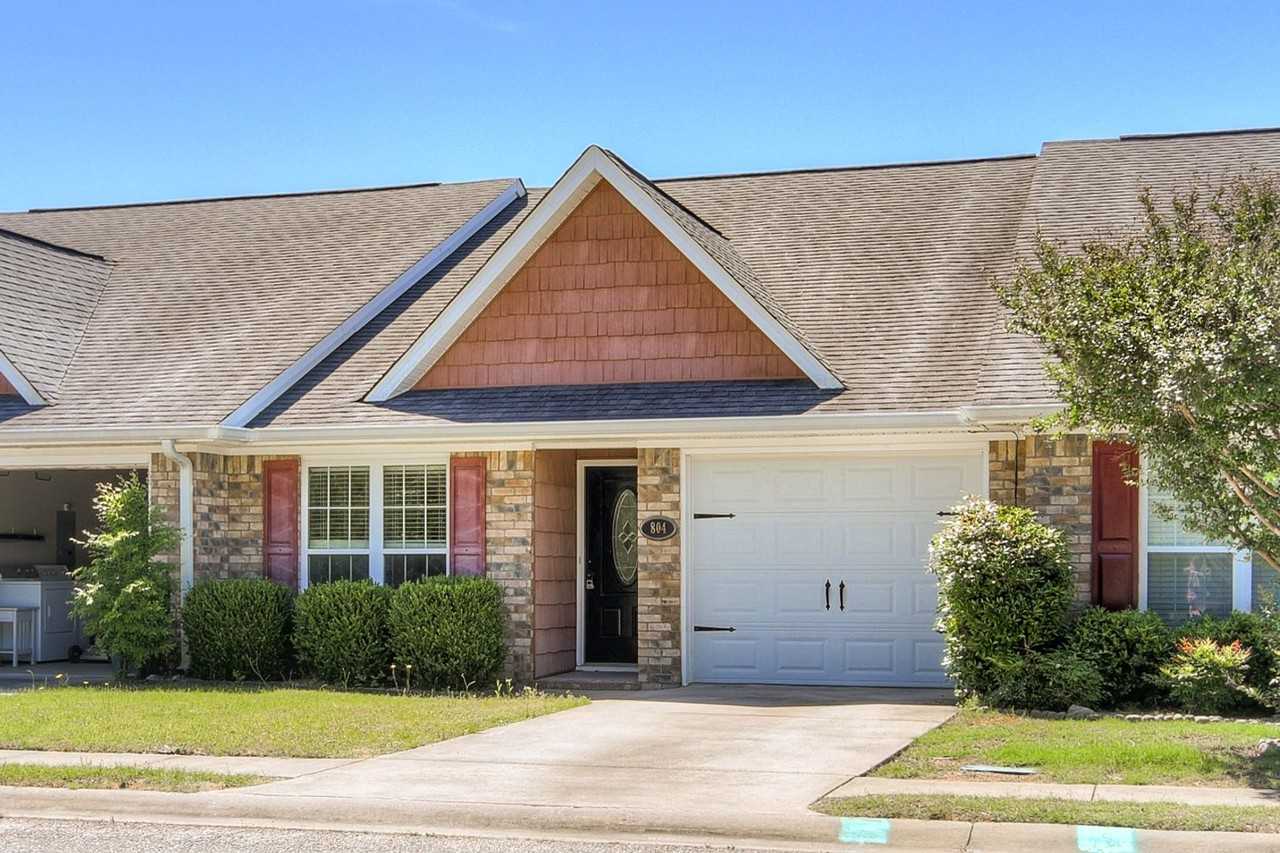 804 Bryan Cir - Photo 2 of 24