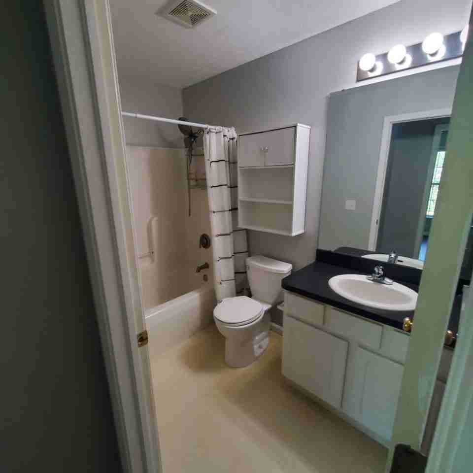 2643 Wyndgate Ct - Photo 2 of 29