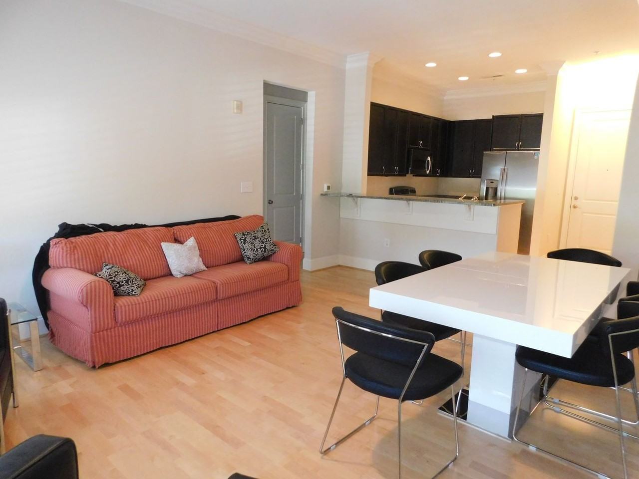 2952 Selwyn Ave - Photo 3 of 15