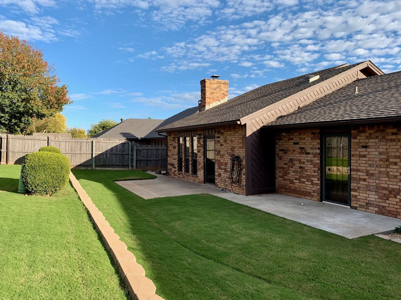 1419 Pickford Ln - Photo 2 of 12