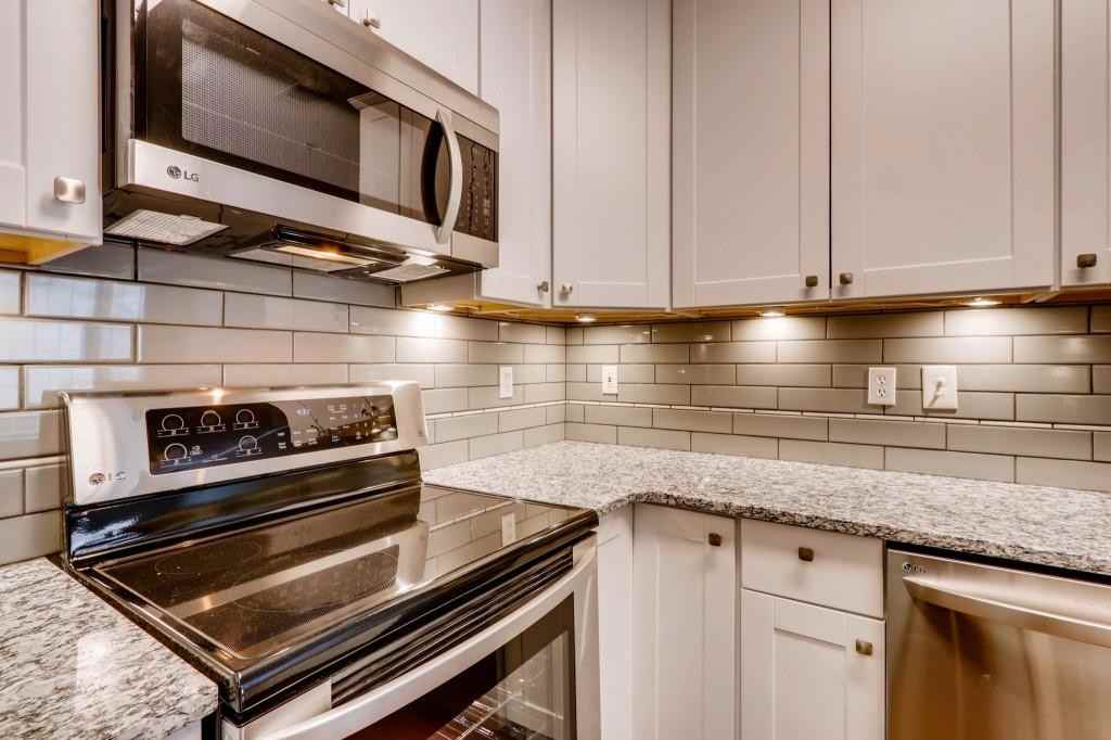 302 Spring Heights Ln Se - Photo 3 of 20
