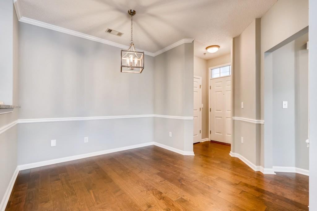 302 Spring Heights Ln Se - Photo 5 of 20
