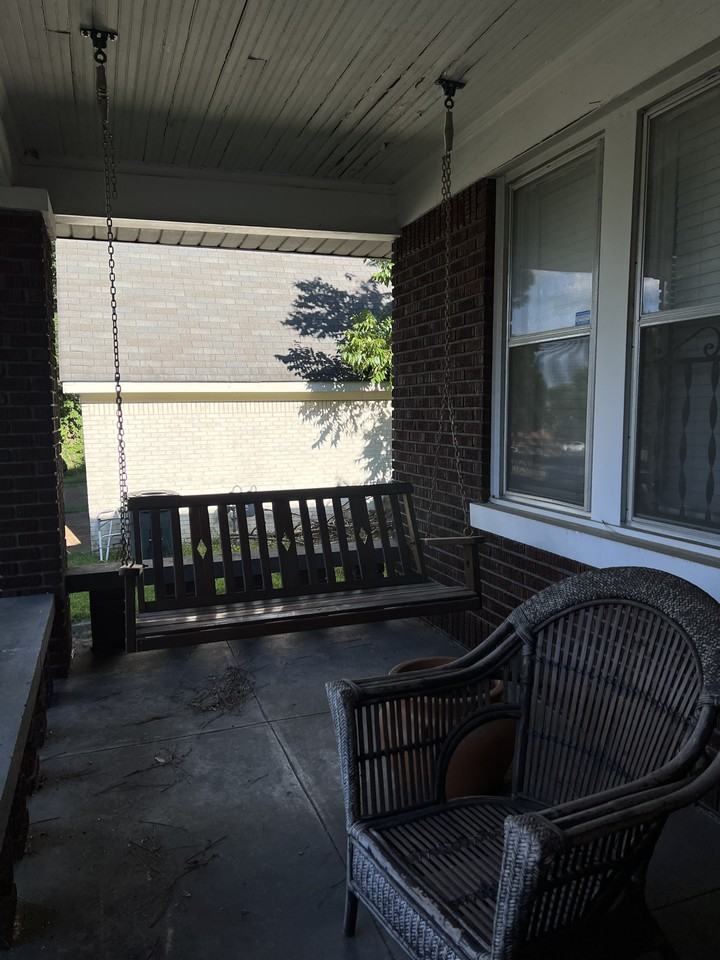 3681 Spottswood Ave #NA - Photo 2 of 19