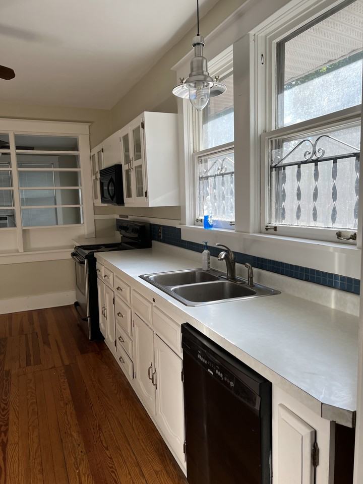 3681 Spottswood Ave #NA - Photo 3 of 19