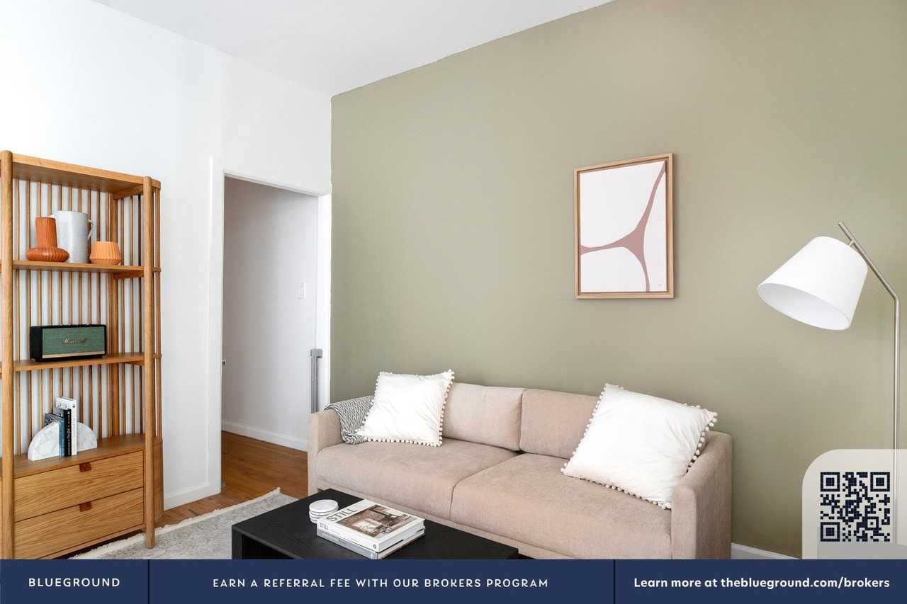 423 16th Street #928 - Photo 4 of 28