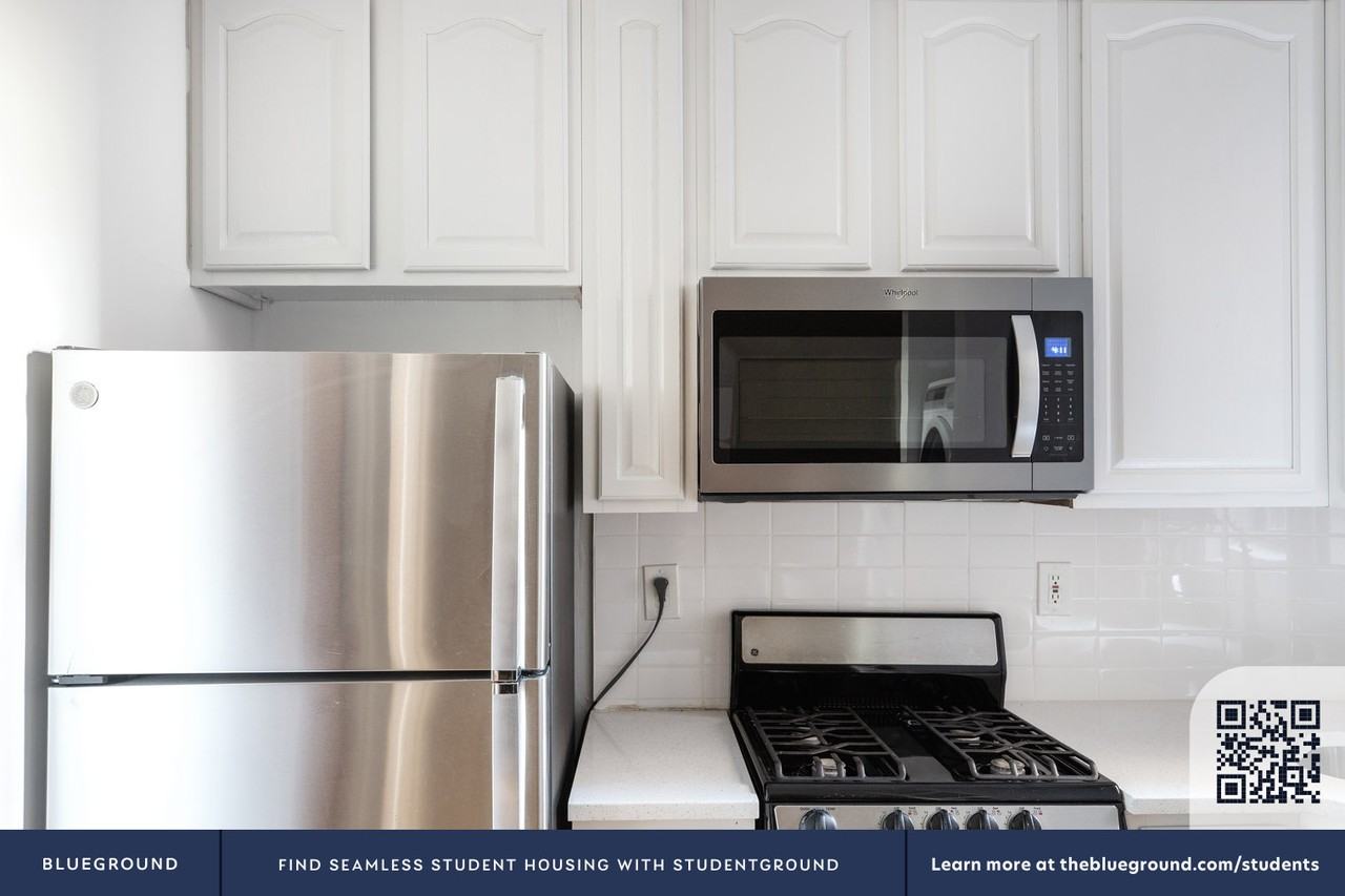 423 16th Street #928 - Photo 6 of 28