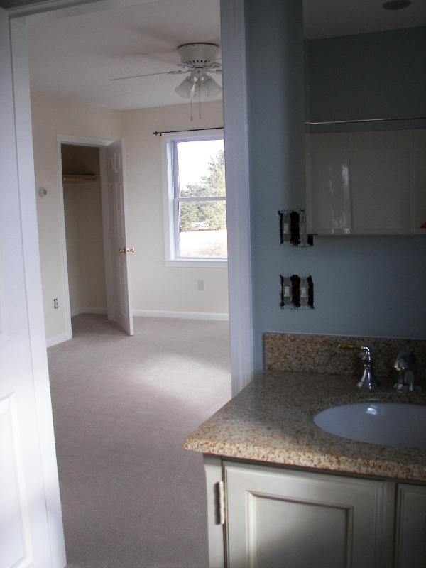 460 Post Rd - Photo 3 of 16