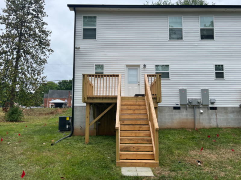 1017 13th Ave Ne - Photo 2 of 15