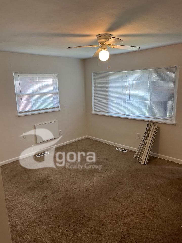 1414 Steiner Ave - Photo 2 of 17