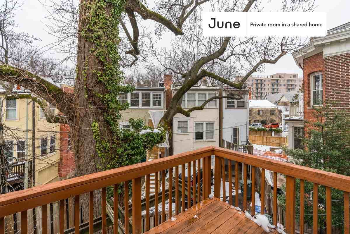 2270 Cathedral Ave Nw #2C - Photo 6 of 18