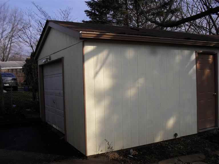 9630 Gibralter Dr - Photo 3 of 5