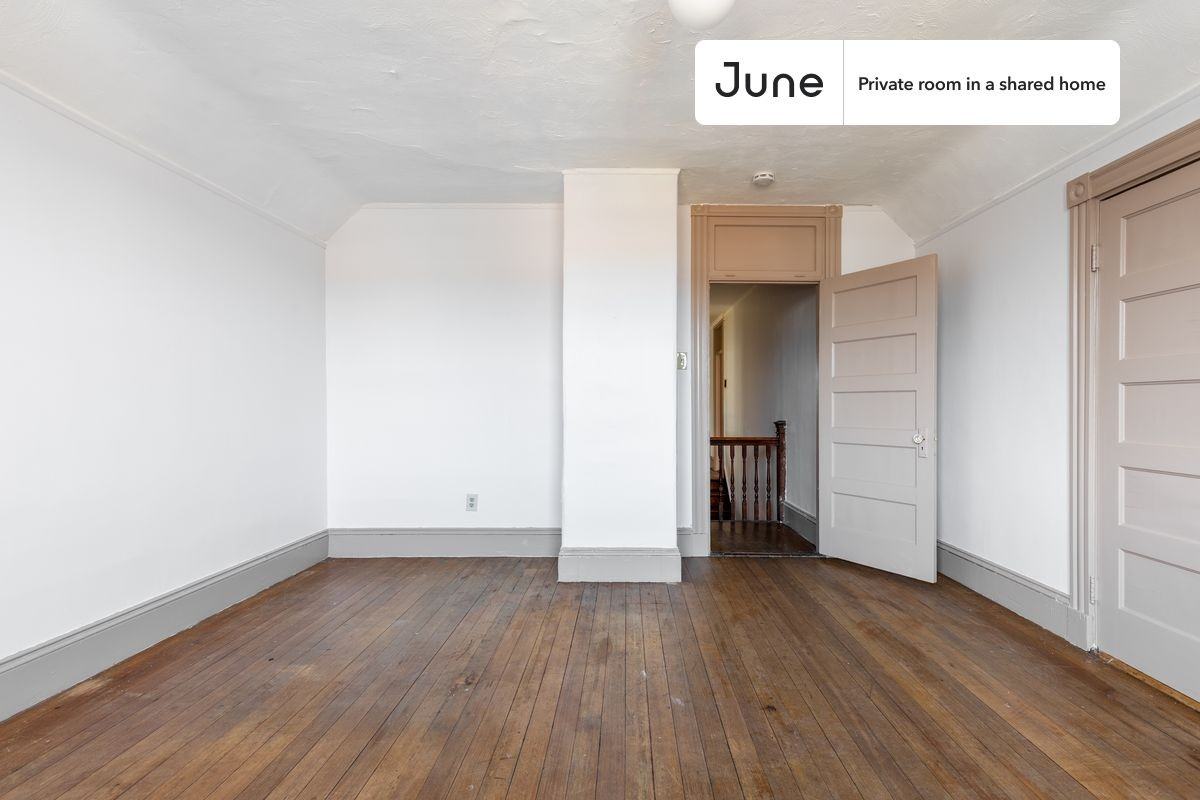 123 Washington St #C - Photo 4 of 24