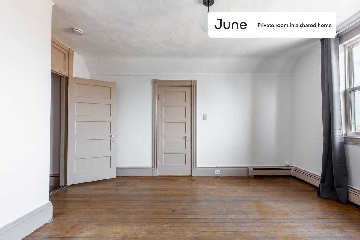 123 Washington St #C - Photo 6 of 24