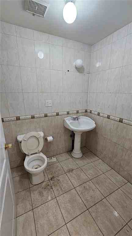 1840 E 14th St - Photo 6 of 7