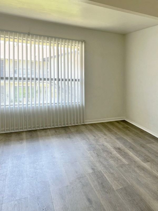 1822 W Sumac Ln #5 - Photo 5 of 8