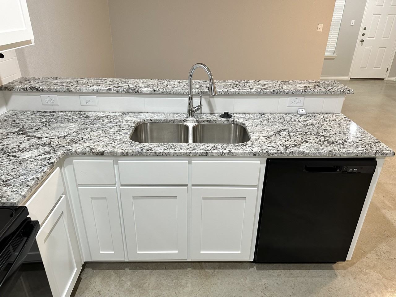 902 Ramblewood St Apt A #A - Photo 4 of 15