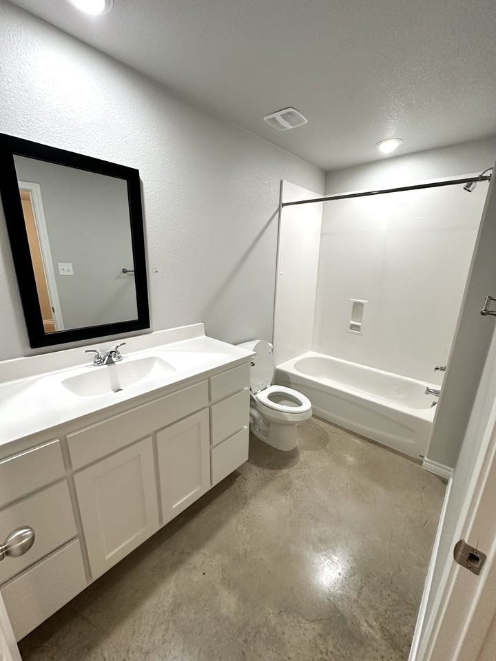 902 Ramblewood St Apt A #A - Photo 5 of 15