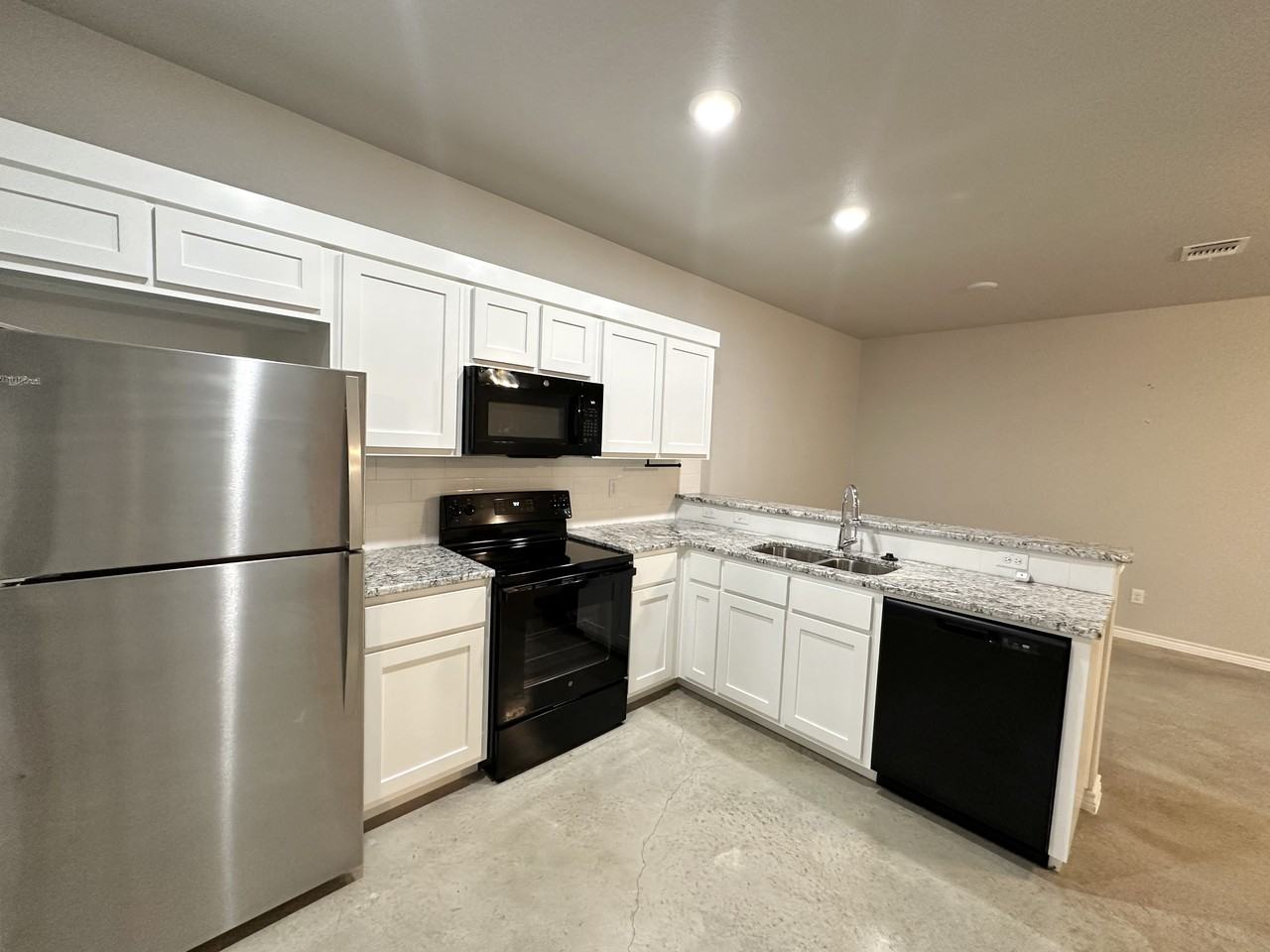 902 Ramblewood St Apt A #A - Photo 6 of 15