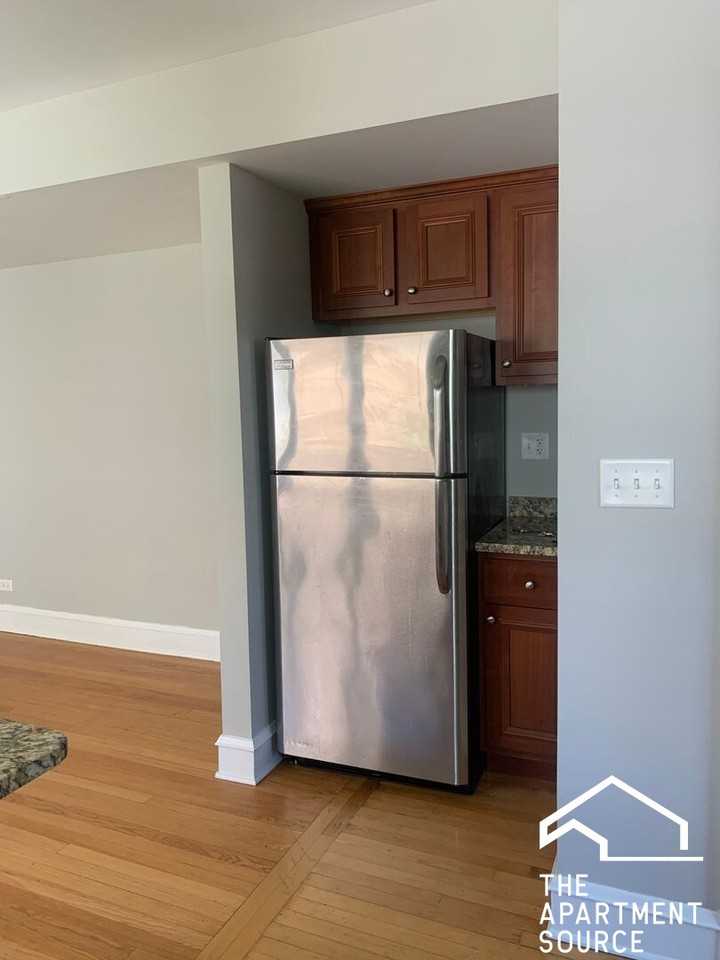829 S Euclid Ave #2S - Photo 3 of 10