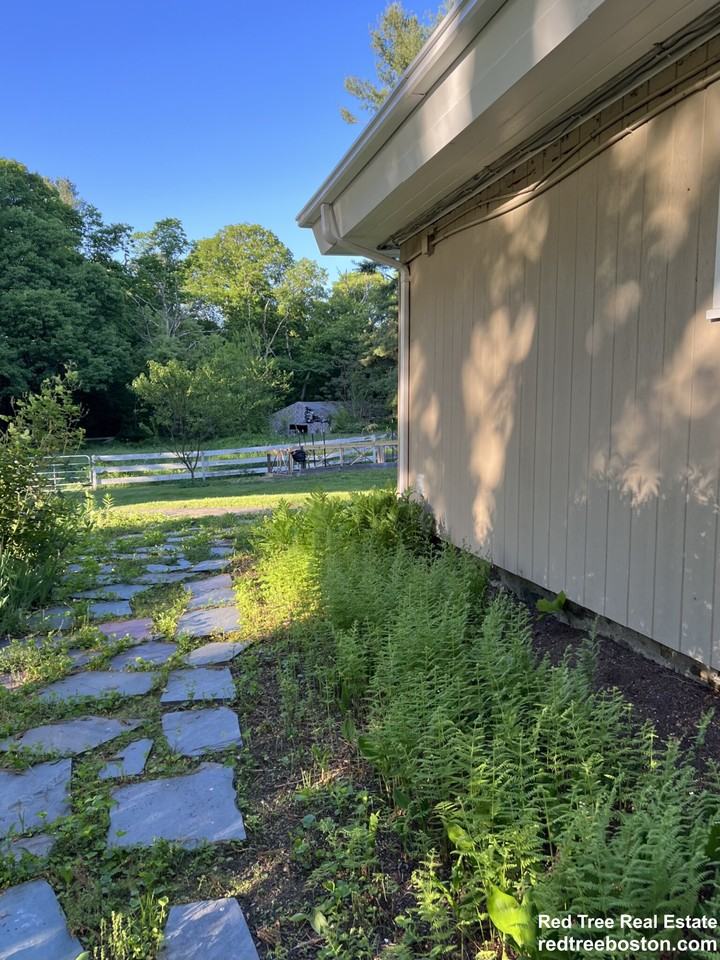 172 Brigham Hill Rd - Photo 2 of 34