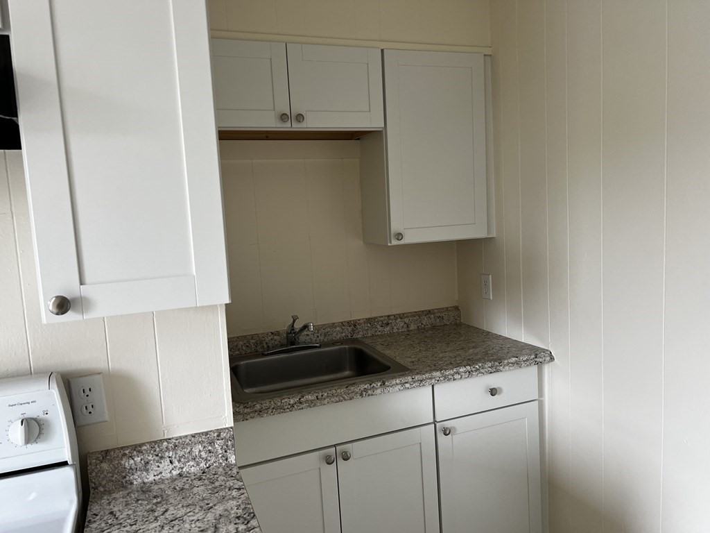 452 Main St #1 - Photo 2 of 10