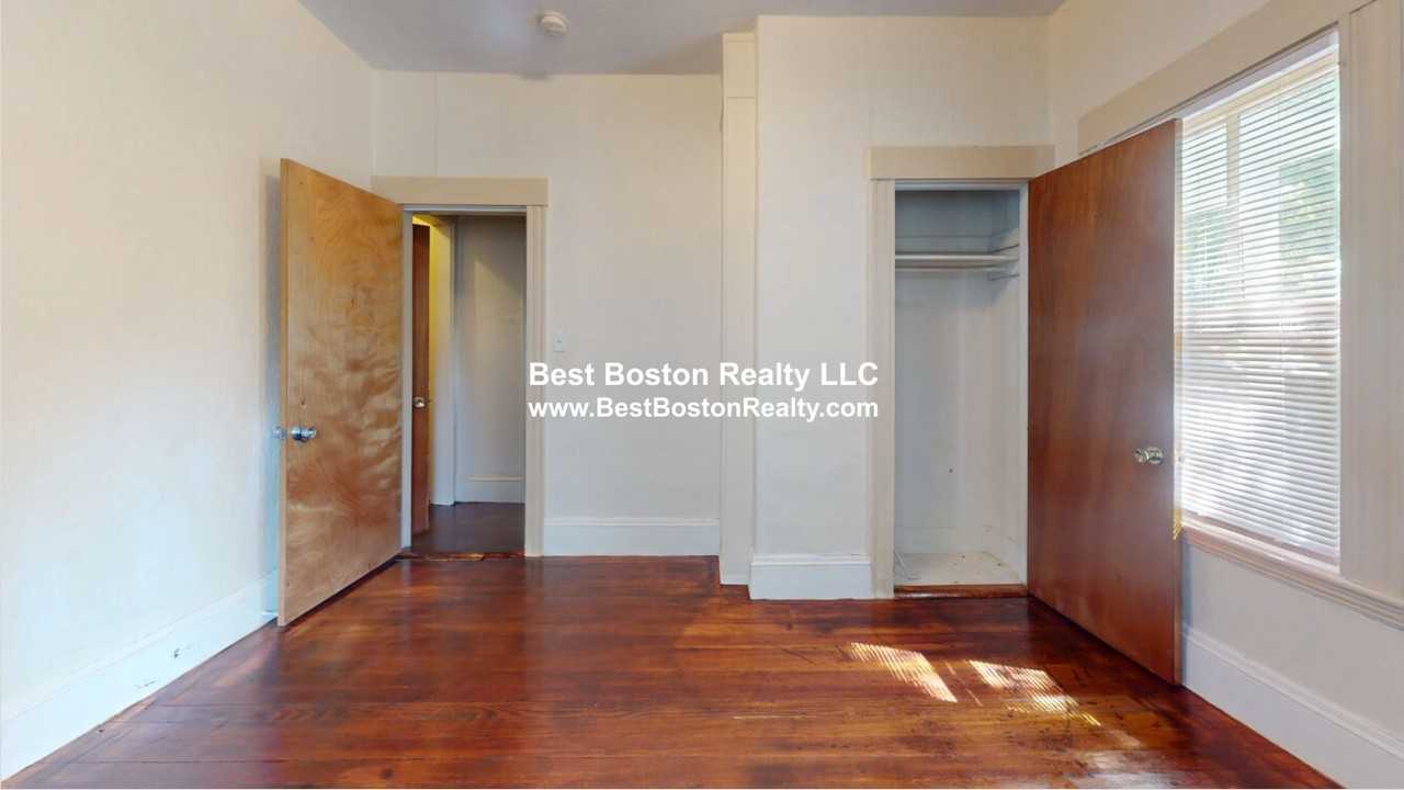 124 Jefferson Ave #1 - Photo 5 of 9