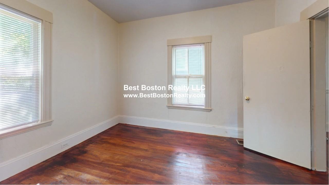 124 Jefferson Ave #1 - Photo 6 of 9