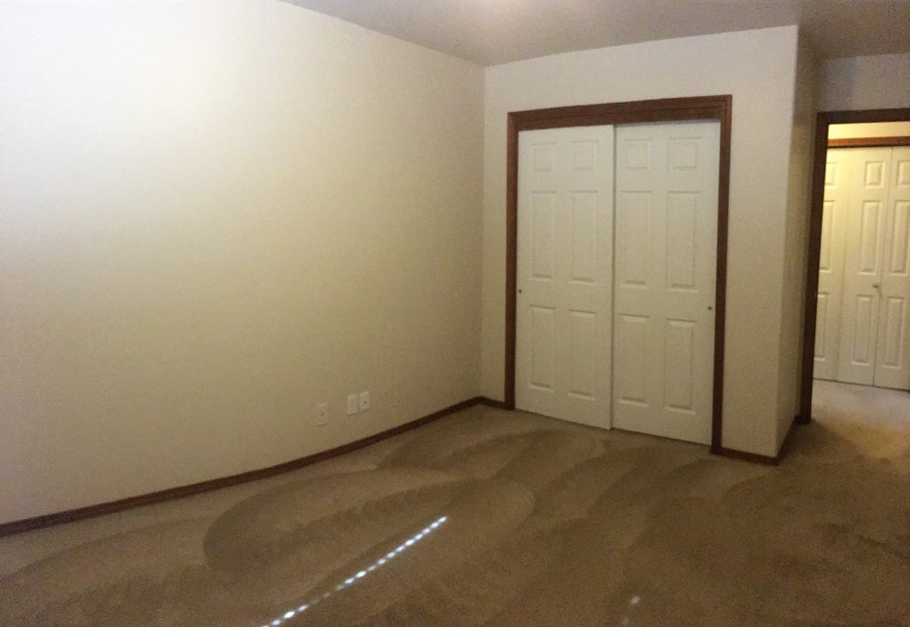 7492 N Bedford Ln - Photo 2 of 15