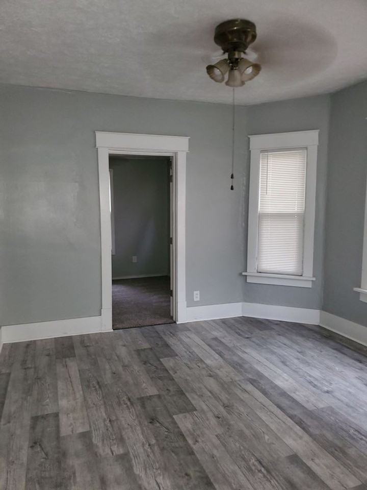 1615 Rowland Ave Ne - Photo 3 of 9