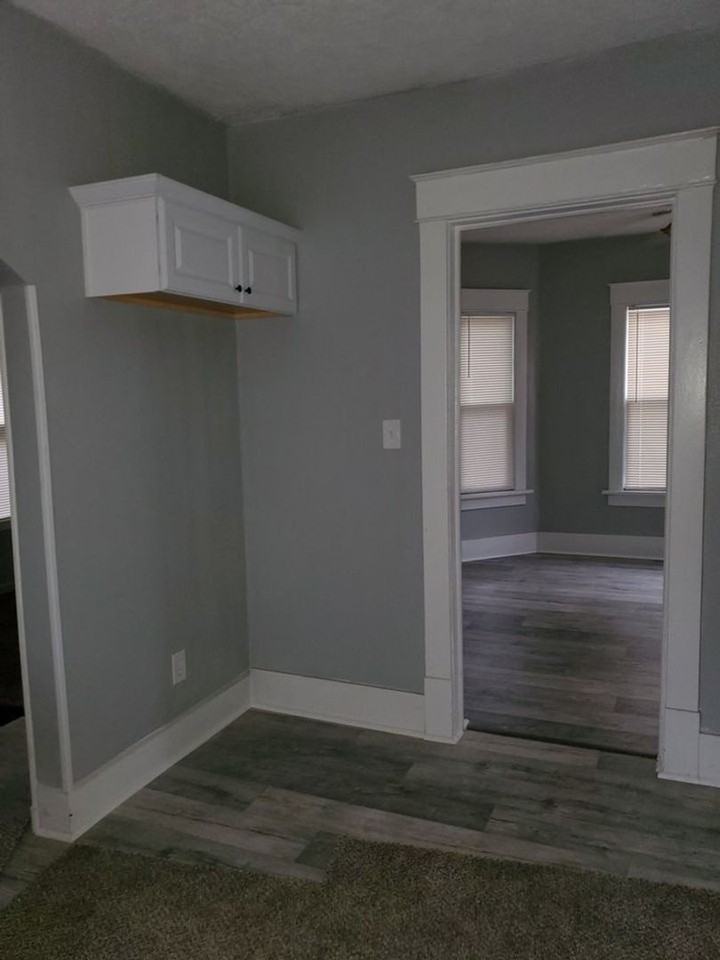 1615 Rowland Ave Ne - Photo 6 of 9