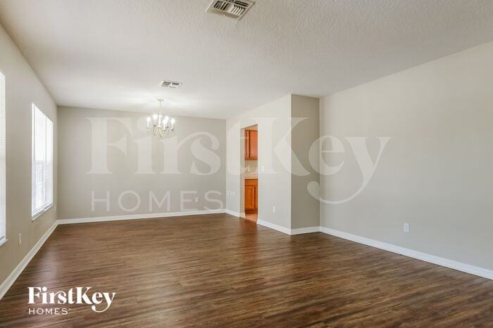 642 Skyridge Rd - Photo 3 of 16