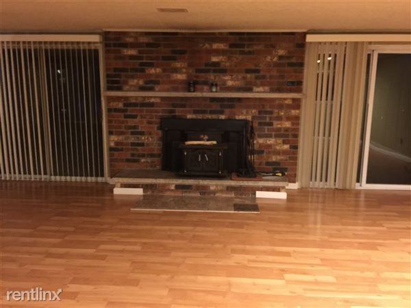 594 Heights Rd - Photo 2 of 8