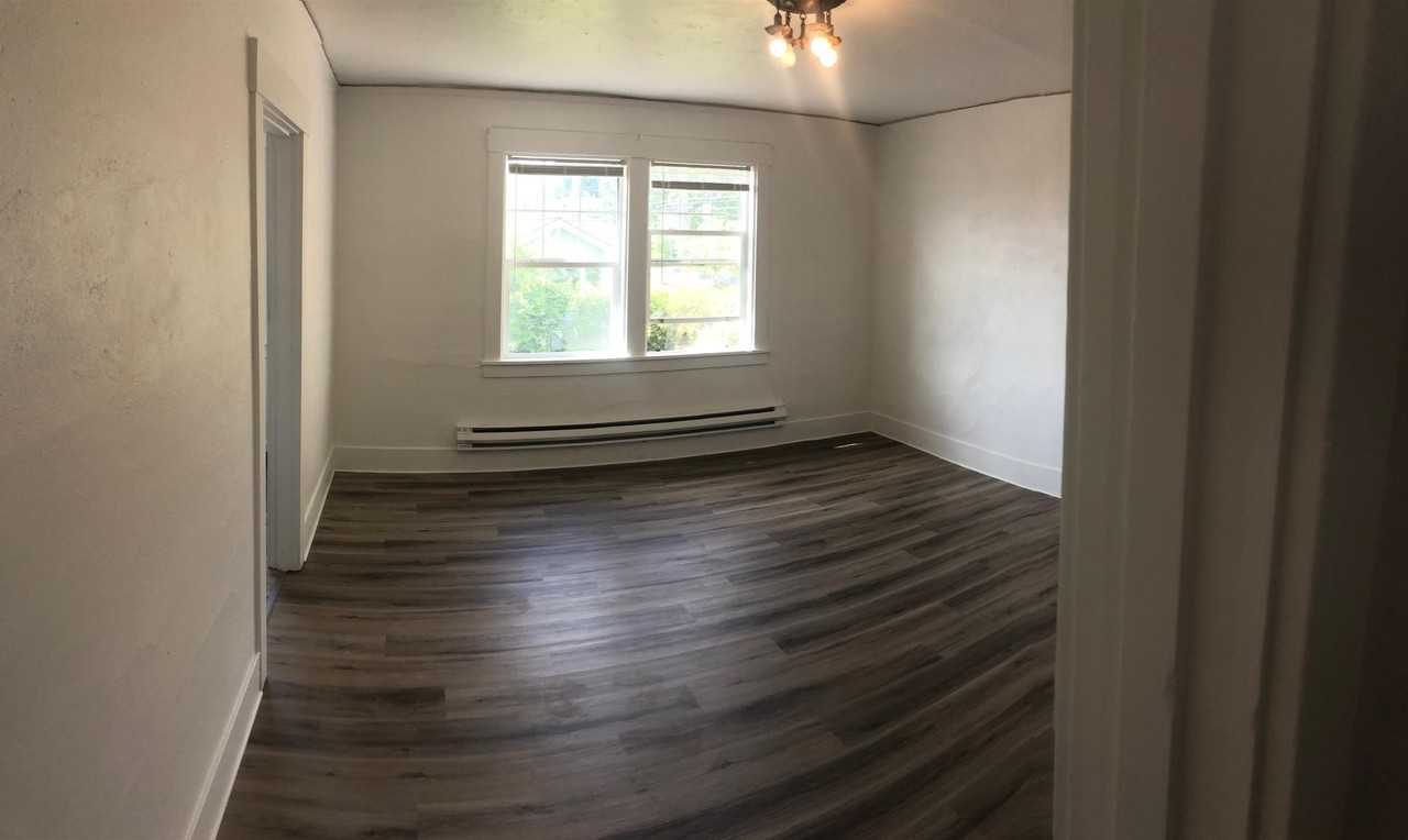 267 Southeast Washington Avenue - Photo 3 of 7