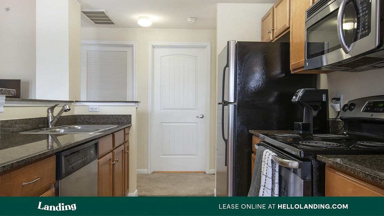 625 East Stassney Lane - Photo 7 of 50