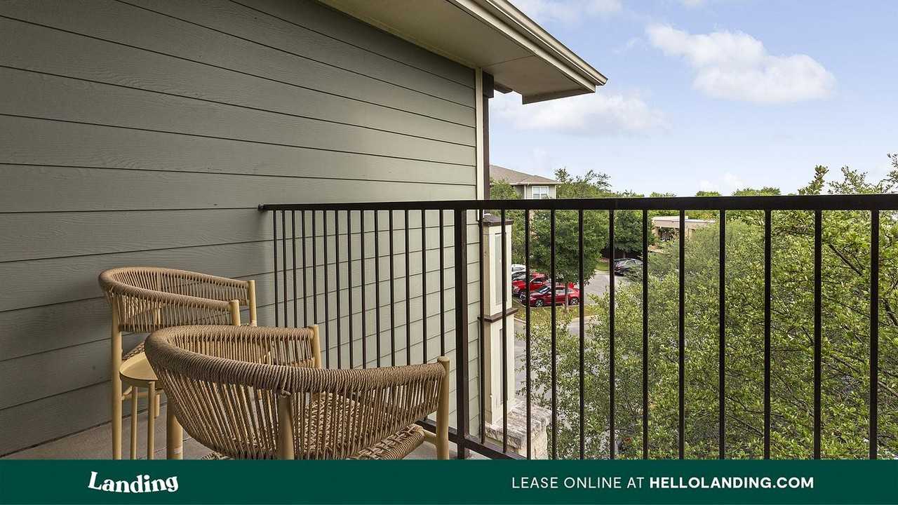 625 East Stassney Lane - Photo 3 of 50